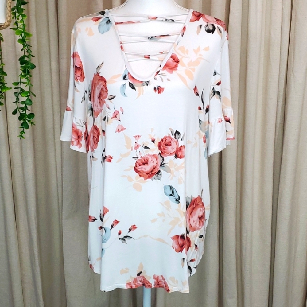 Size 1XL Floral Crisscross Front Top